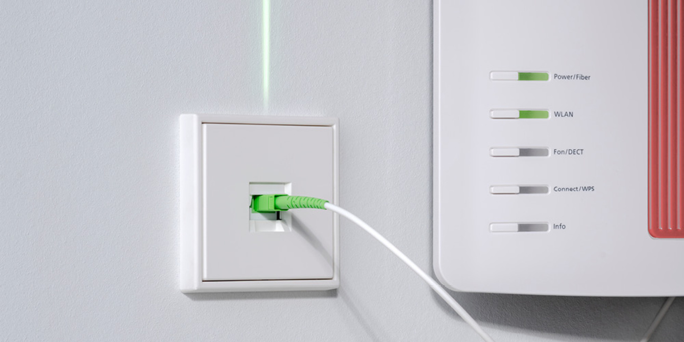 Die neuen Glasfaser-Anschlussdosen bei Elektro Kiran in Felsberg